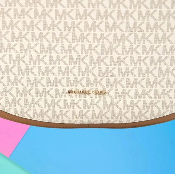 Michael Kors Jet Set Linda Acorn Leather Vanilla Monogram Large Hobo - Picture 4 of 12